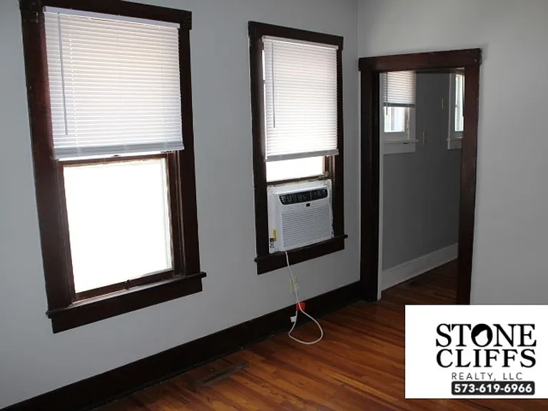 1607 W Main St — Photo 6