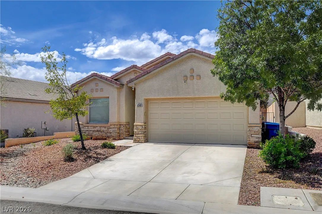 3 bed, 2.0 bath, 1547 sqft, $2,550 — Photo 3