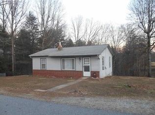 124 SE Plymouth Rd, Lenoir, NC 28645