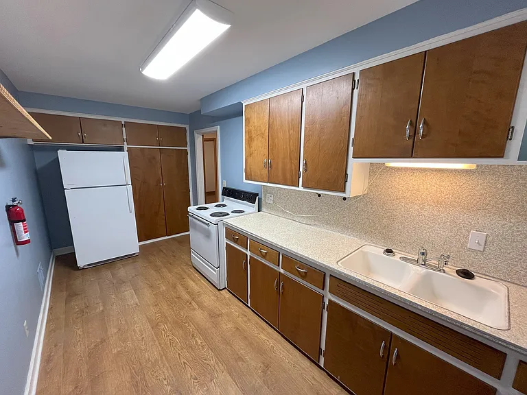 3810 N High St — Photo 8