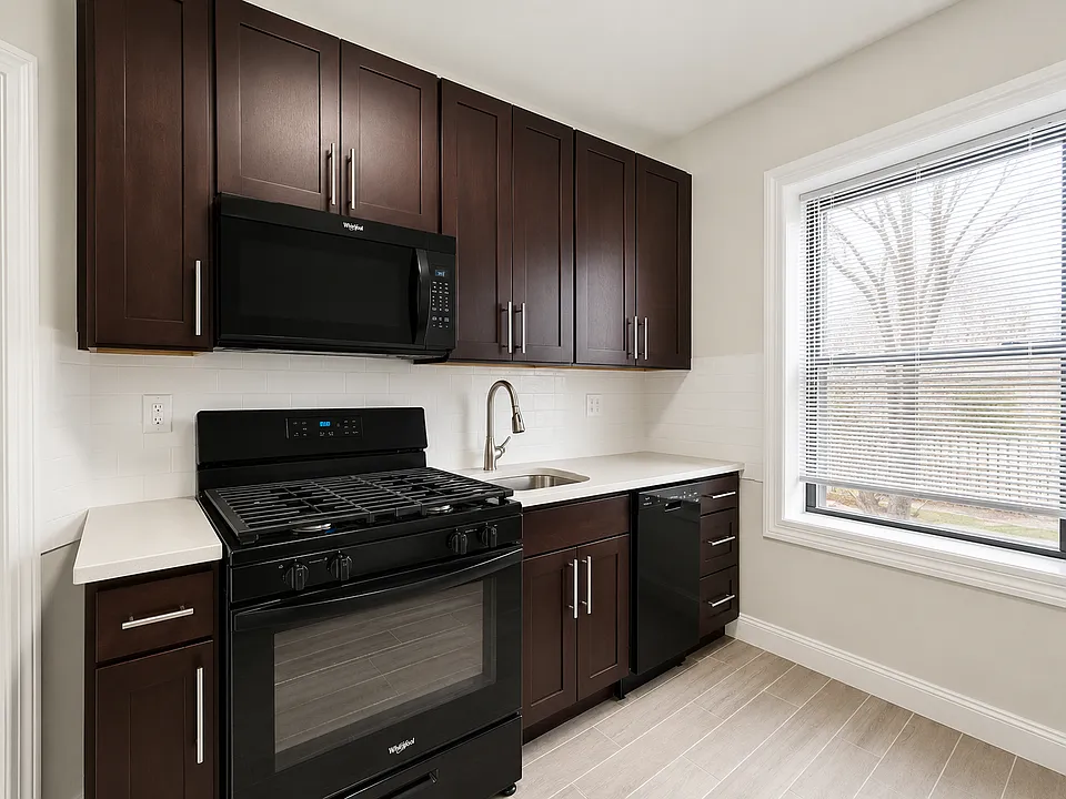 206 Montgomery Street Apartments