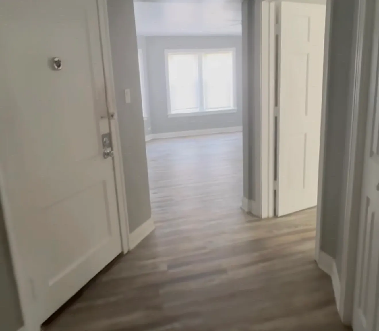 3 bed, 1100 sqft, $1,800 — Photo 4