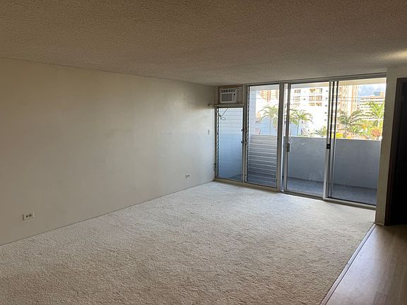 5th image of 824 Kinau St APT 303