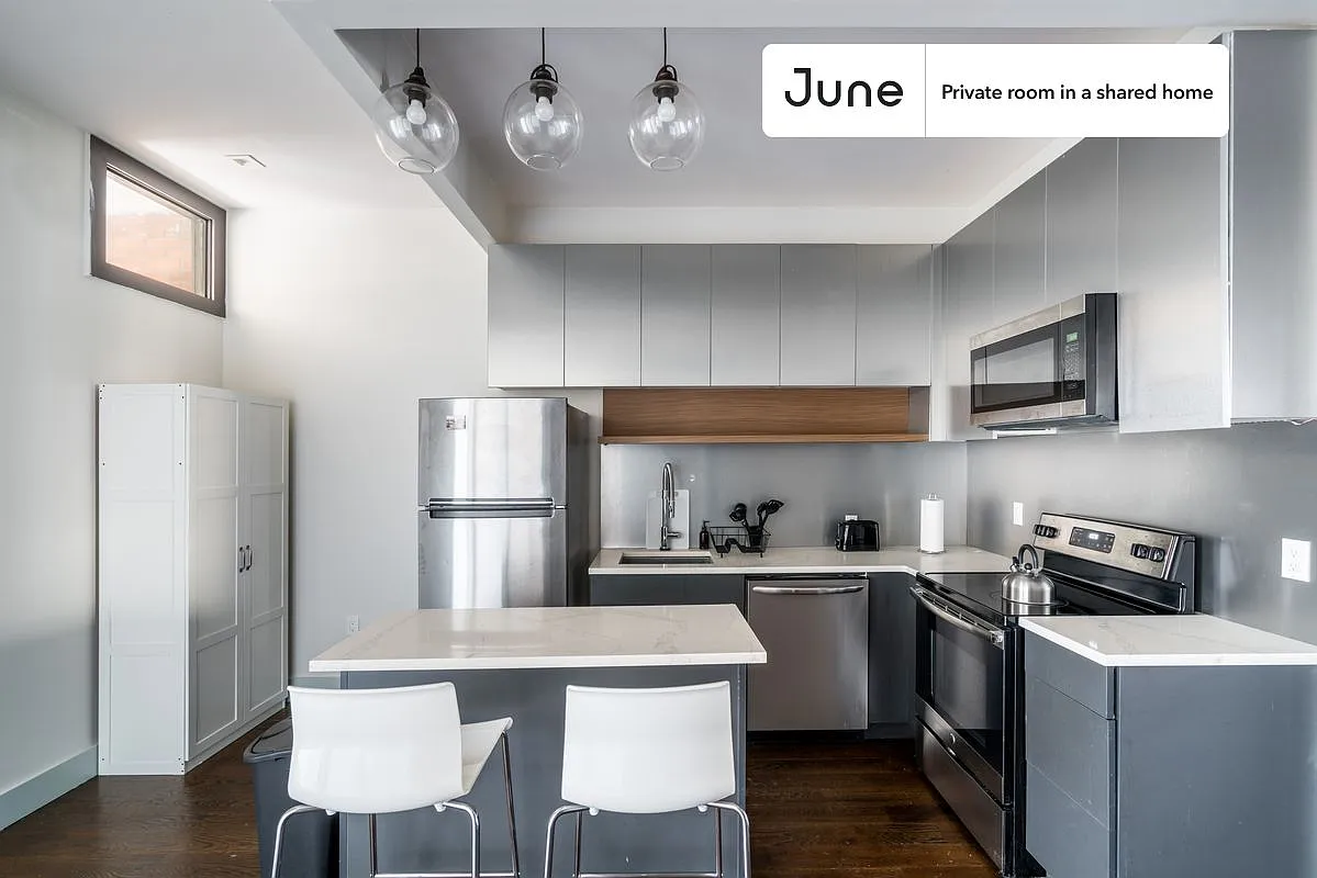 Full bedroom in 4 bed/2 bath home in Bedford-Stuyvesant #1241 D — Photo 4