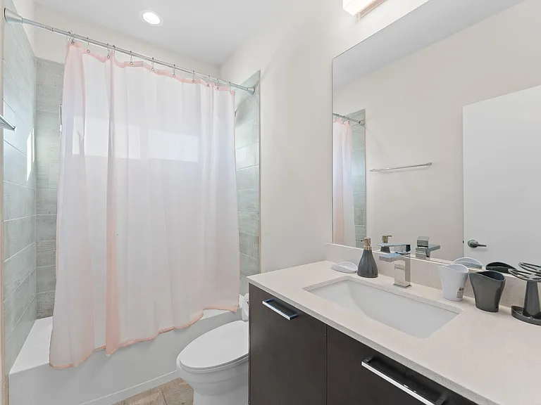 4904 Noble St — Photo 20