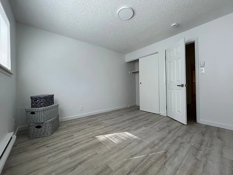 Park Plaza Apartments — Photo 18