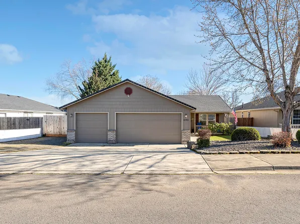 492 Westminster Dr, Eagle Pt, OR 97524