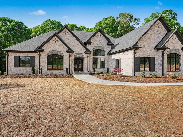 630 Harper Cate Ct, Greensboro, NC 27455