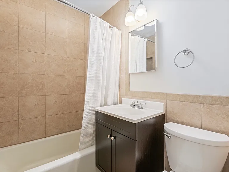 9 Buswell St #2F — Photo 5