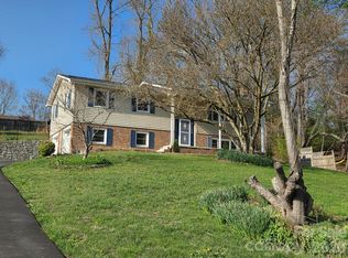 106 Shelly Dr, Hendersonville, NC 28792