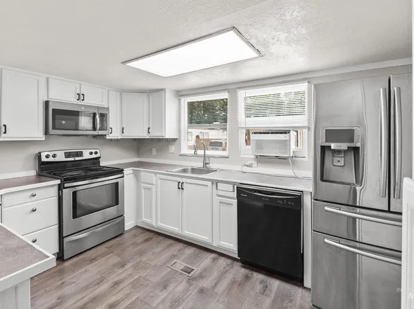 4620 N Pierce Park Ln Trailer 9, Boise, ID 83714