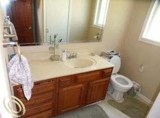 411 Seminole St, Holly, MI