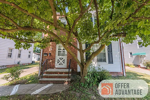 376 E 215th St Photo 1