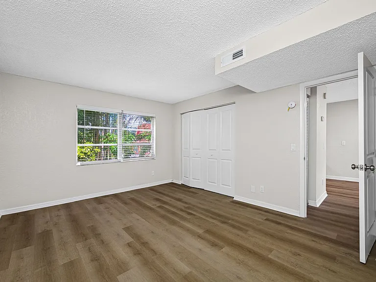 KC Flats Apartments — Photo 99