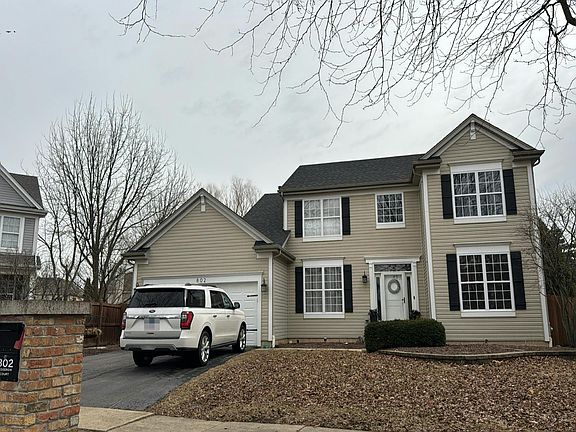 2nd image of 802 Hedgerow Ct