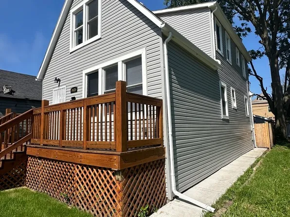 8425 S Escanaba Ave, Chicago, IL 60617