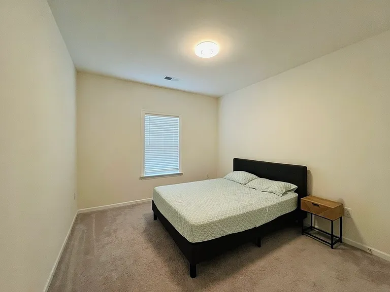 2521 Macy Grove Ln — Photo 40