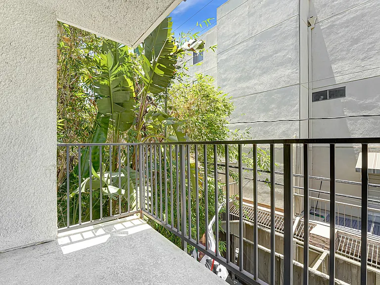 727 Westbourne — Photo 10