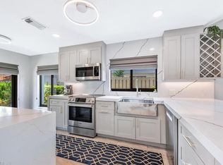 517 Beachwalk Cir #68-0, Naples, FL 34108