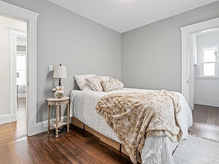16 Hallam St #1 — Photo 12