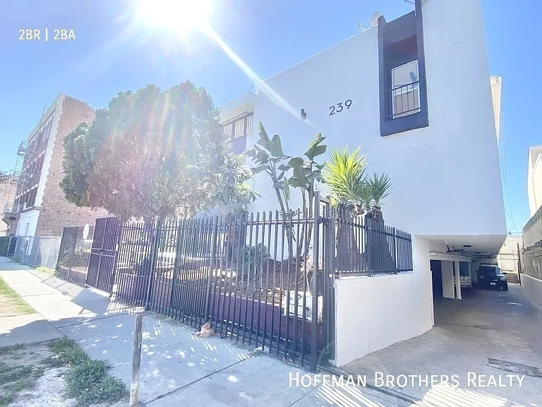 239 S Harvard Blvd #3 — Photo 13