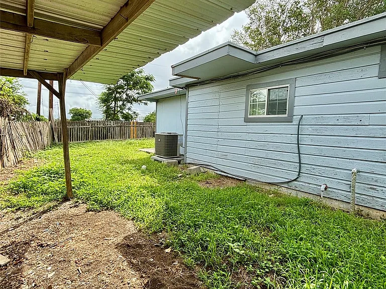 1115 Haynes St — Photo 13