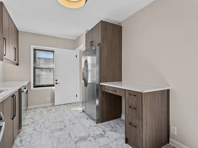 426 Keilman St — Photo 11