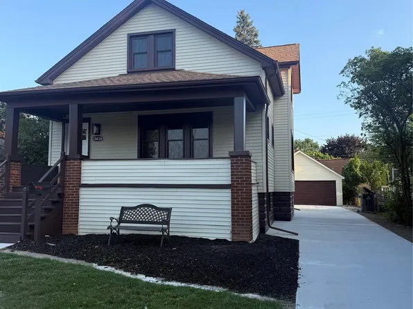 20834 Ardmore Park Dr, Saint Clair Shores, MI 48081