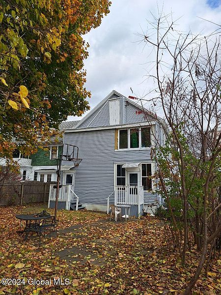 3rd image of 9 Woodrow Court