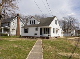 1639 Edgefield Rd, Lyndhurst, OH