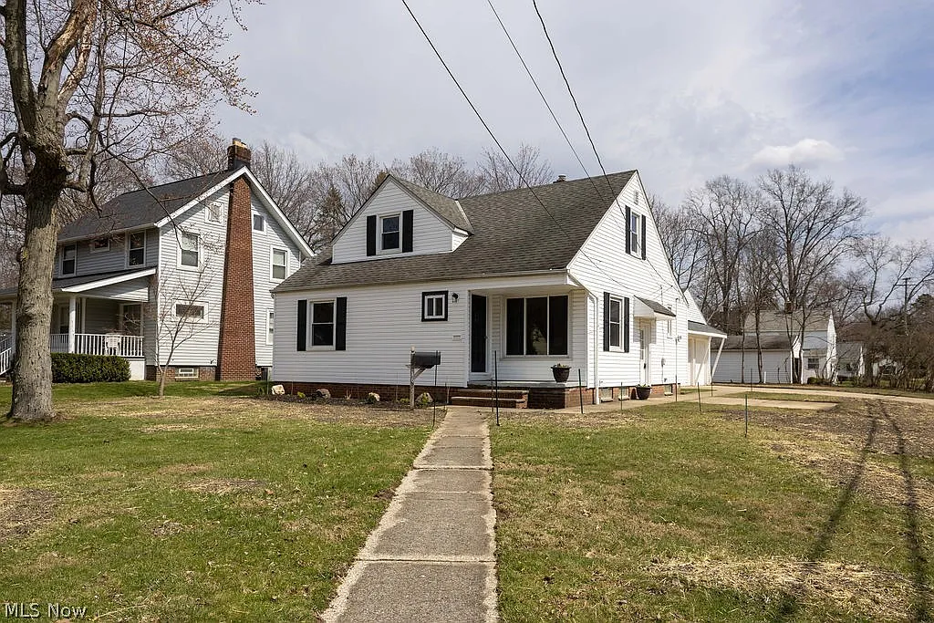 1639 Edgefield Rd photo 1