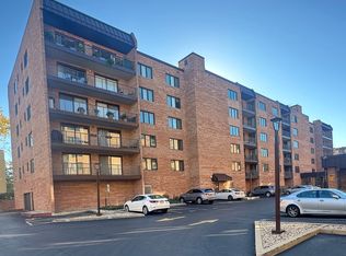 905 Center St Unit 208, Des Plaines, IL 60016