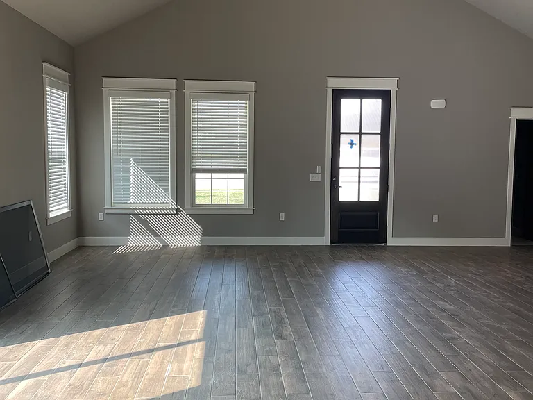 480 Rosedale Pl — Photo 6