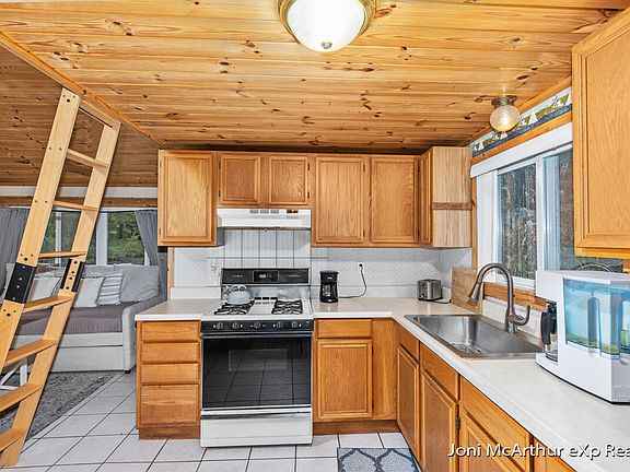 5th image of 12770 Big Island Dr NE