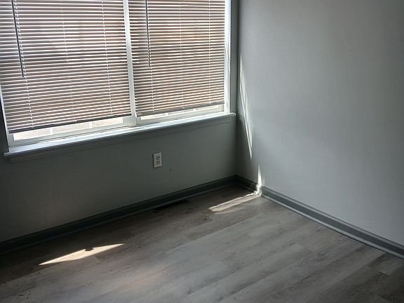 3rd image of 5775 Crabtree Ln #1