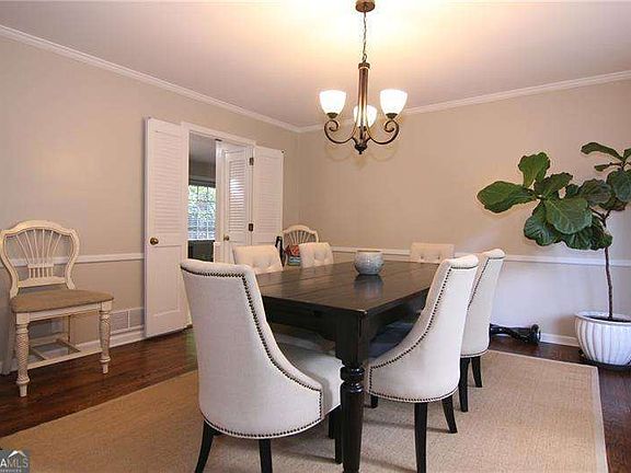 3rd image of 3571 Sunderland Cir NE