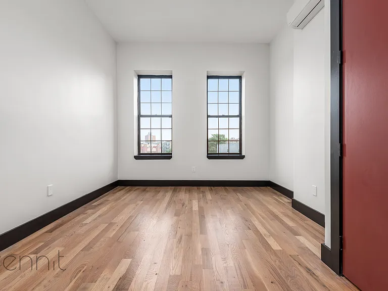 127 Thames St #4F — Photo 7
