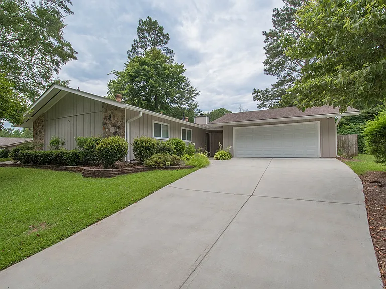 209 Waterwood Bnd — Photo 2
