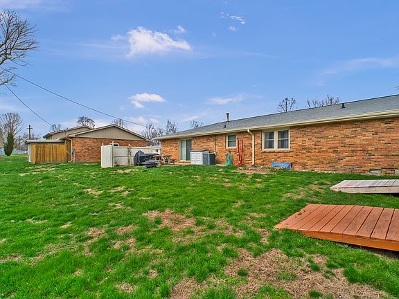 3rd image of 4525 Chapel Dr