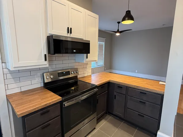 2536 W Wells St #301, Milwaukee, WI 53233