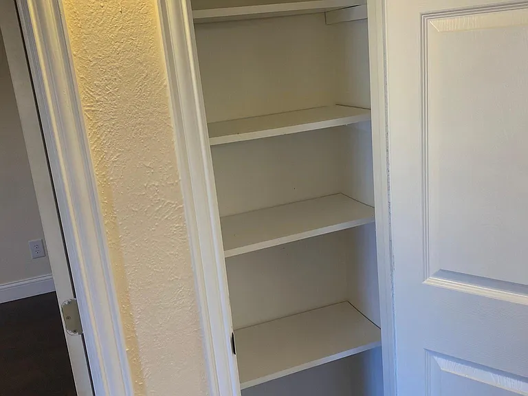 2421 Lakeview Cir — Photo 14