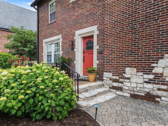 3rd image of 7456 Parkdale Ave
