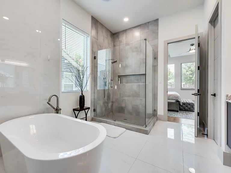 4528 W Amherst Ave — Photo 26