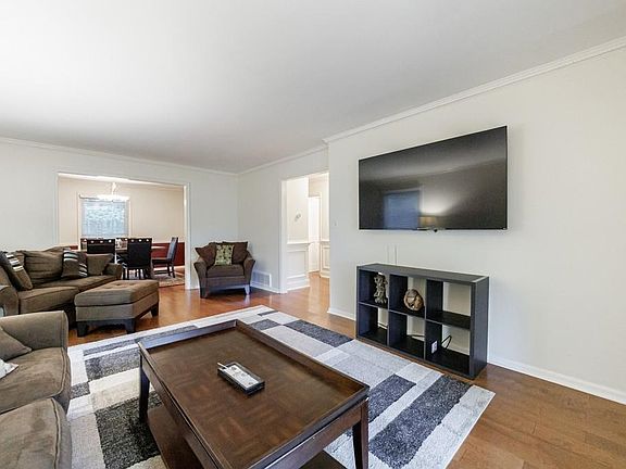 4th image of 11465 Elkins Rd