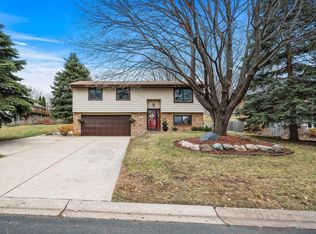 7201 Vinewood Ln N, Maple Grove, MN 55311