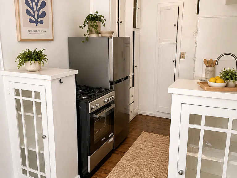 1427 N Kingsley Dr #208 — Photo 8