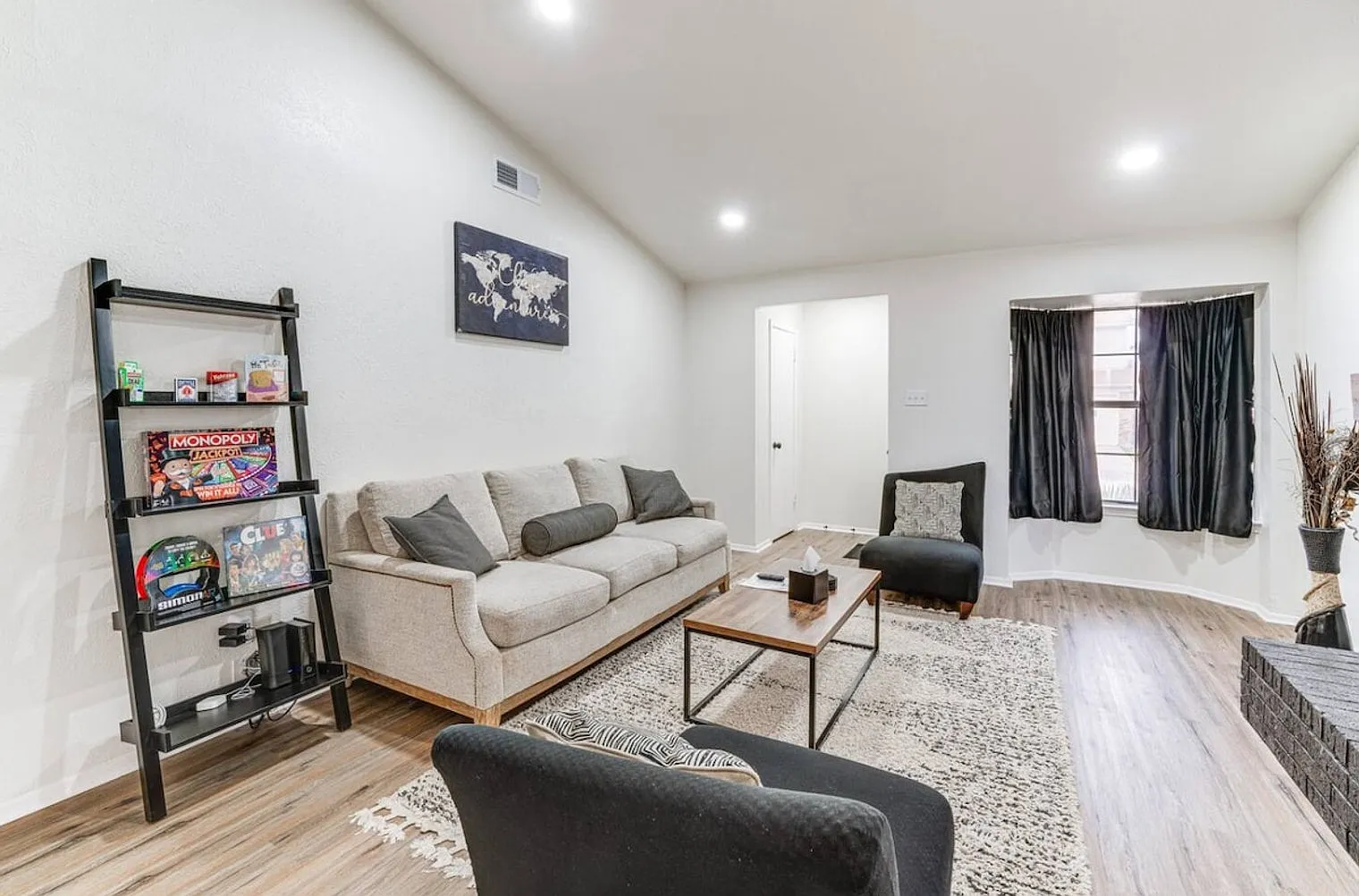 2 bed, 1.0 bath, $6,072 — Photo 3