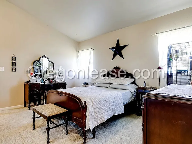 1723 Praslin St — Photo 16