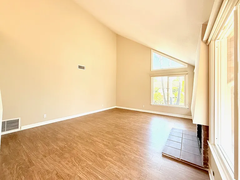 15338 Nantes Cir — Photo 8
