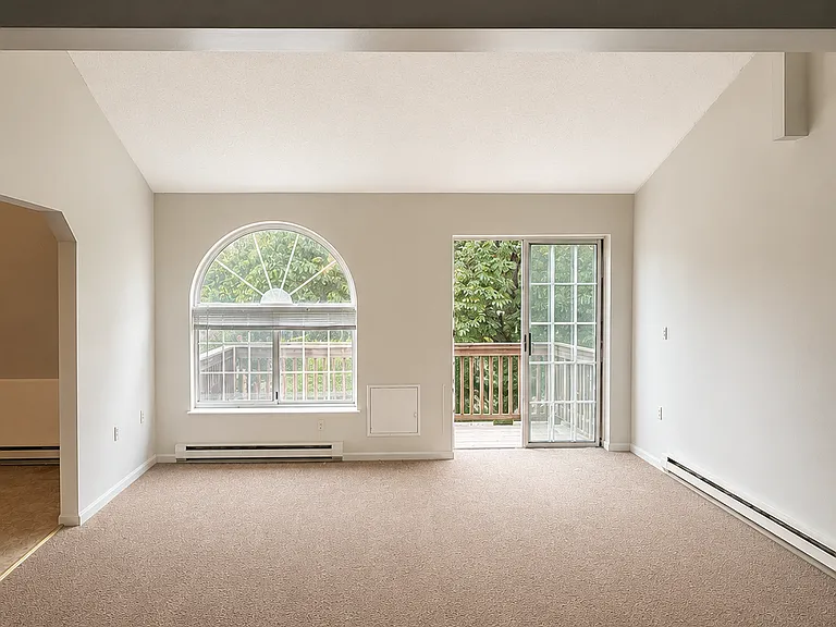 10 Agney Ave #3A — Photo 2